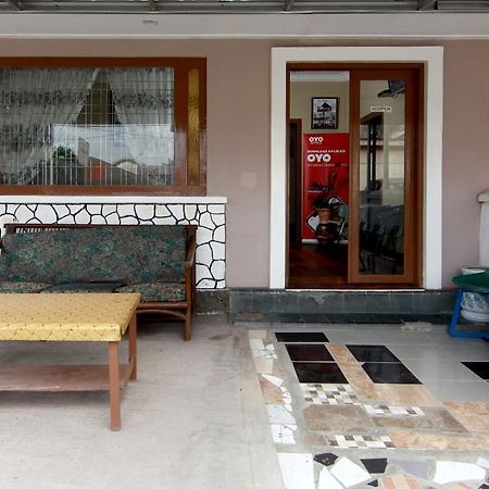 Oyo 799 Hotel Dieng Berastagi Luaran gambar