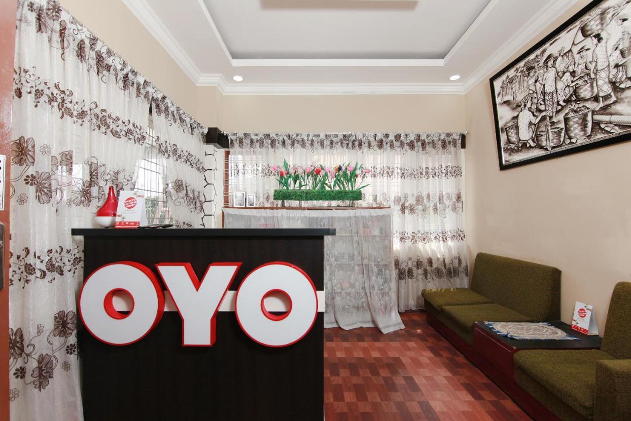 Oyo 799 Hotel Dieng Berastagi Luaran gambar