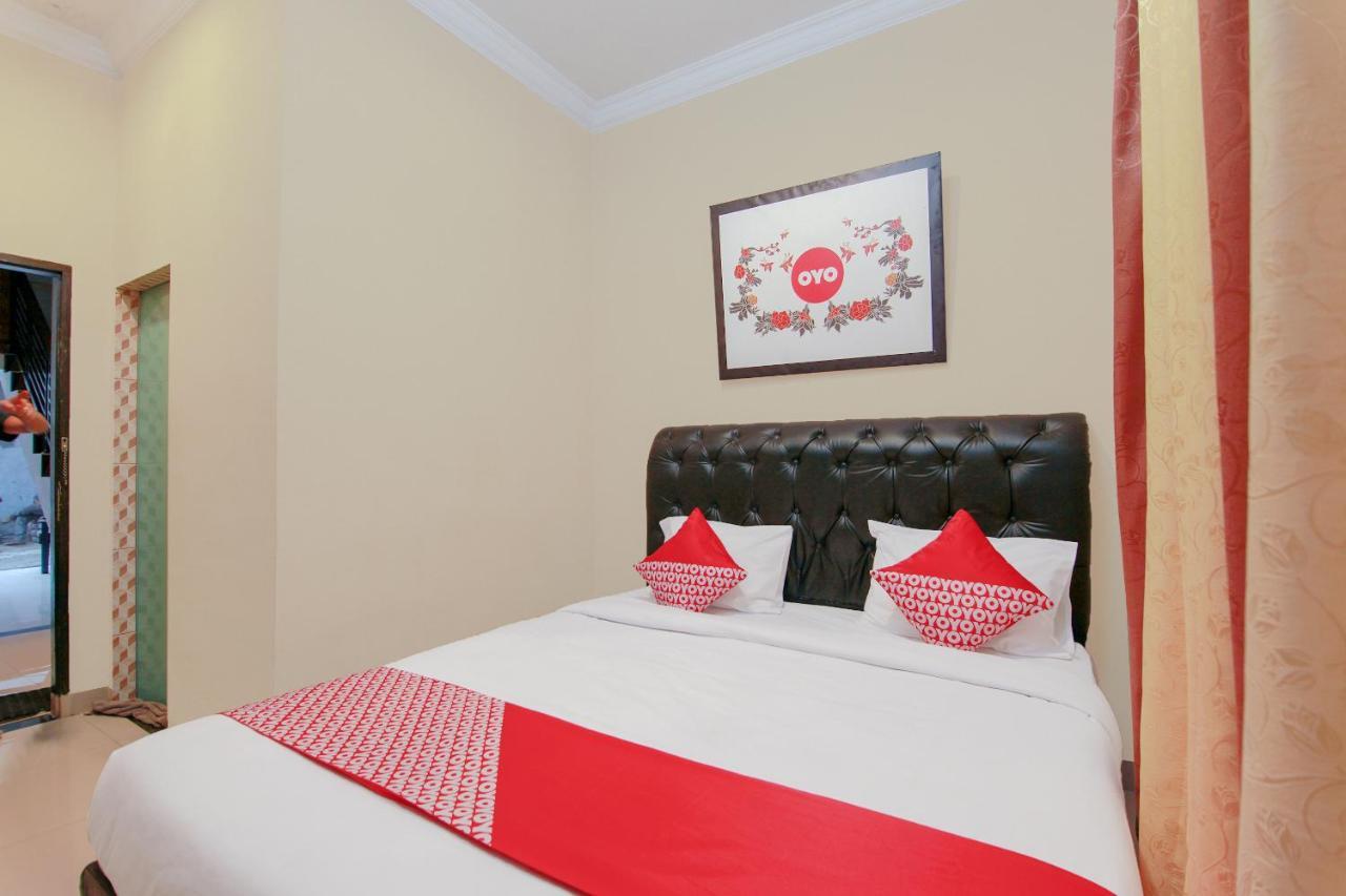 Oyo 799 Hotel Dieng Berastagi Luaran gambar