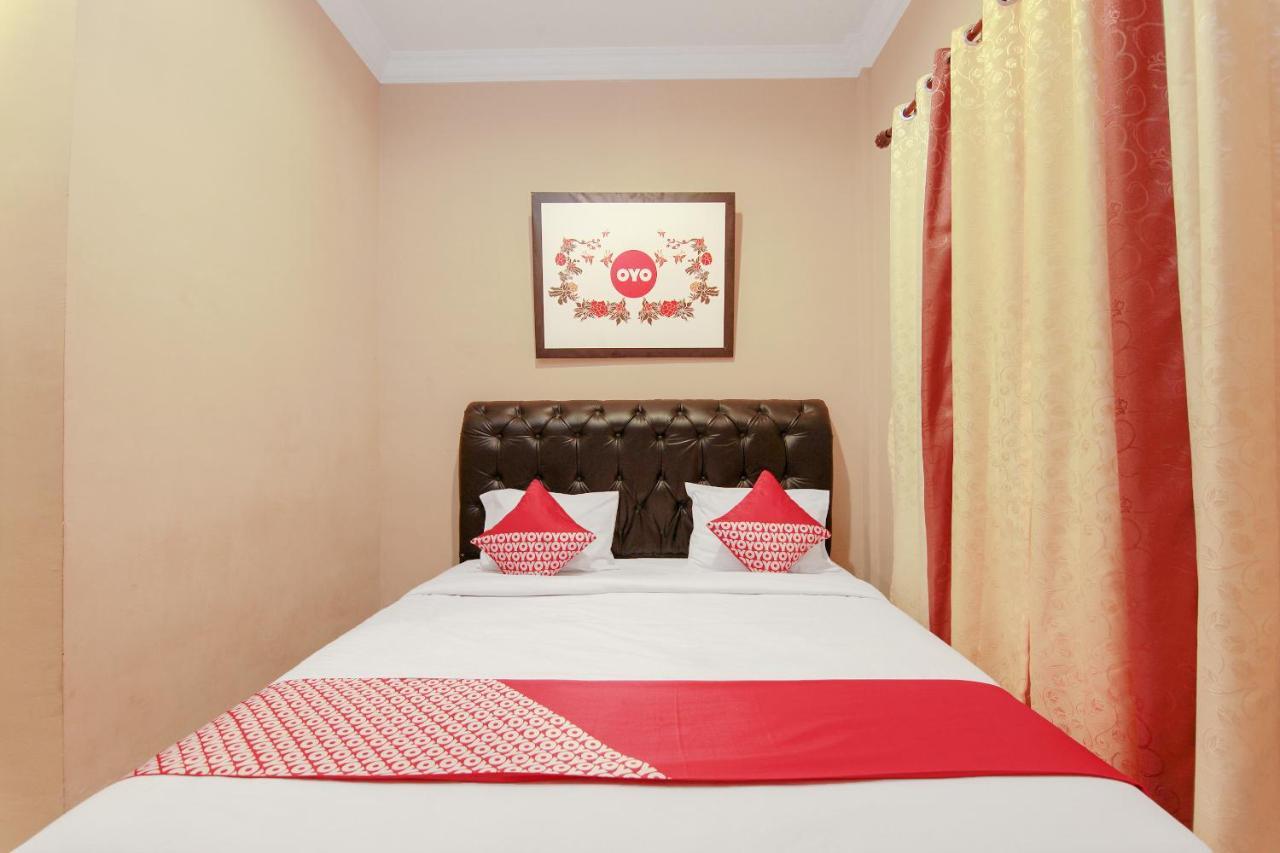 Oyo 799 Hotel Dieng Berastagi Luaran gambar