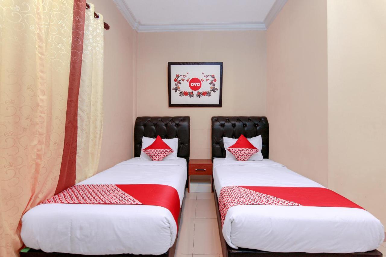 Oyo 799 Hotel Dieng Berastagi Luaran gambar