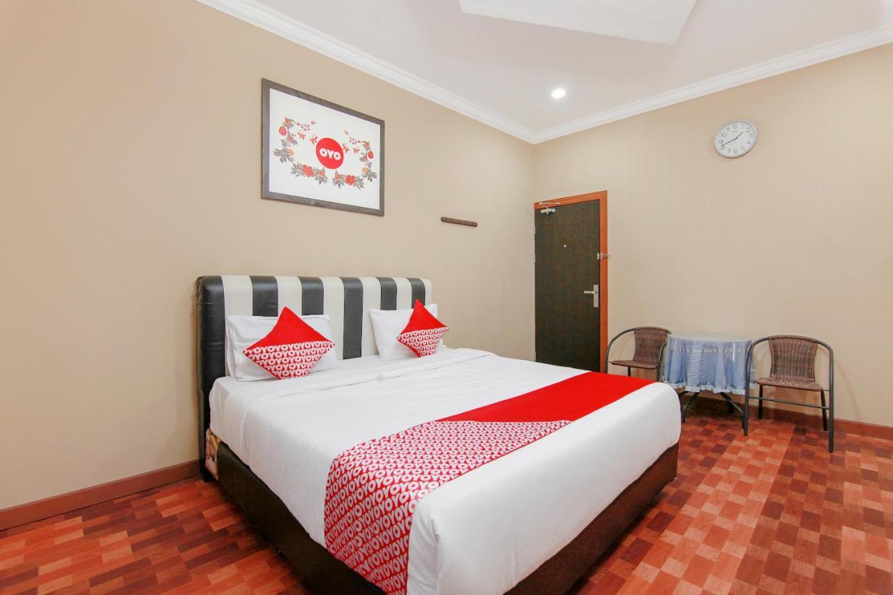 Oyo 799 Hotel Dieng Berastagi Luaran gambar